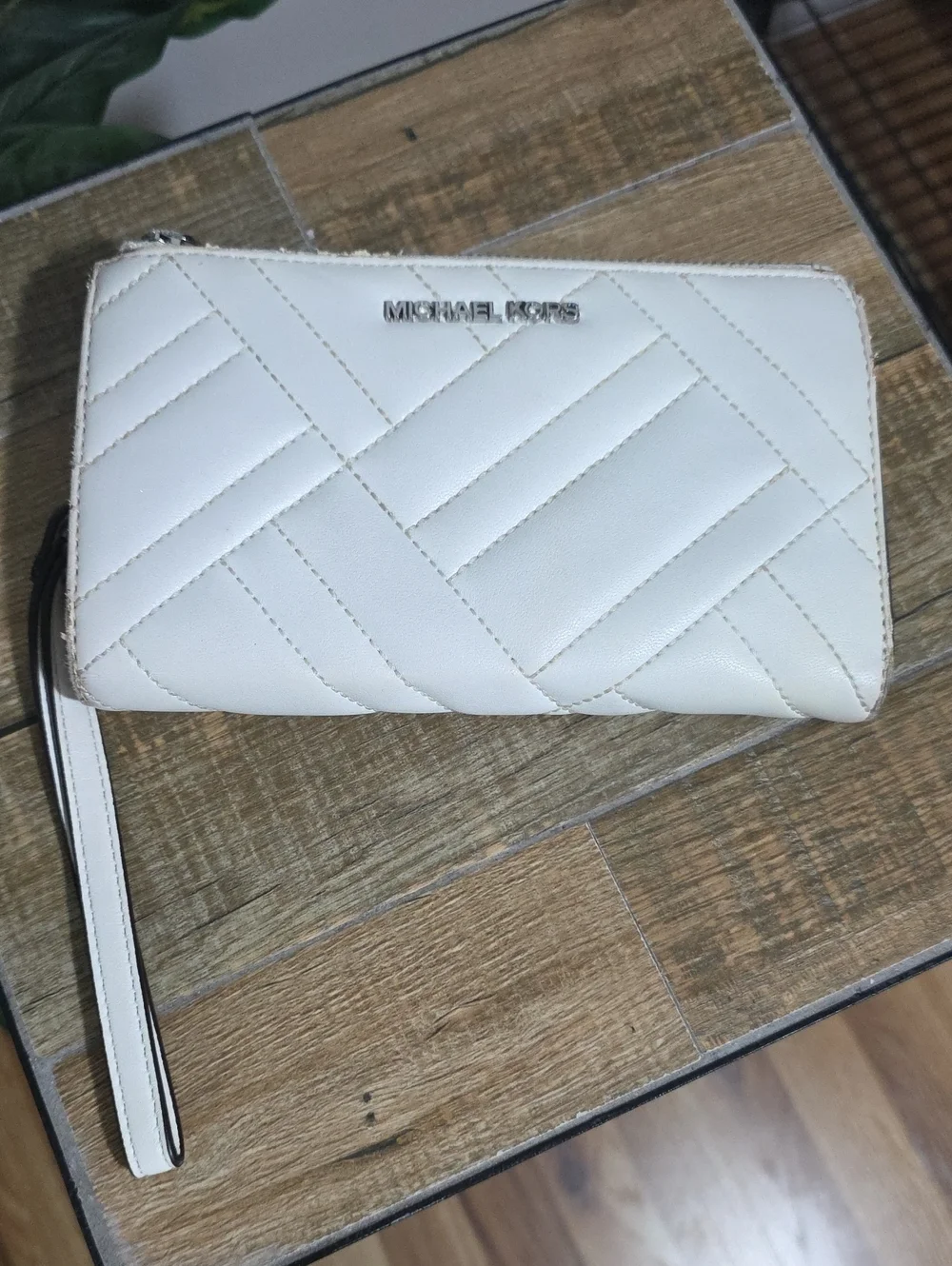 Michael Kors Quilted Peyron White Leather Wristlet Wallet